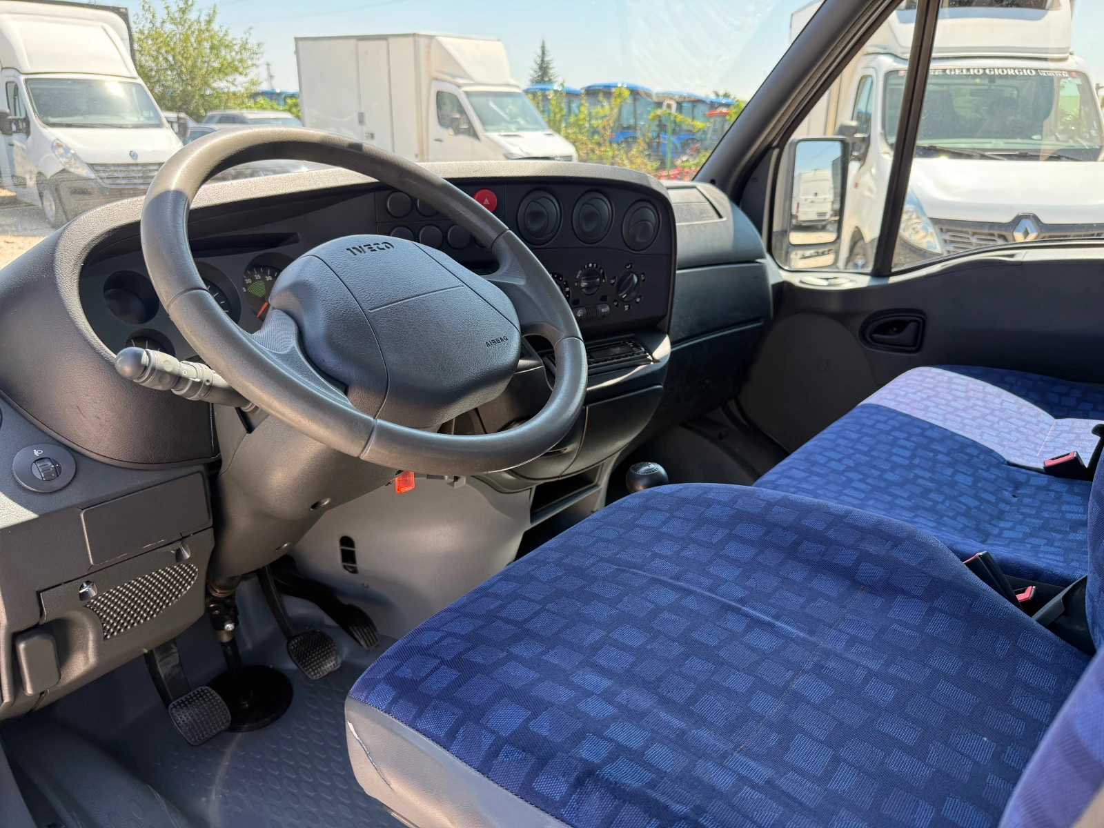 Iveco Daily 35C15 КЛИМАТИК, снимка 15 - Бусове и автобуси - 55846738