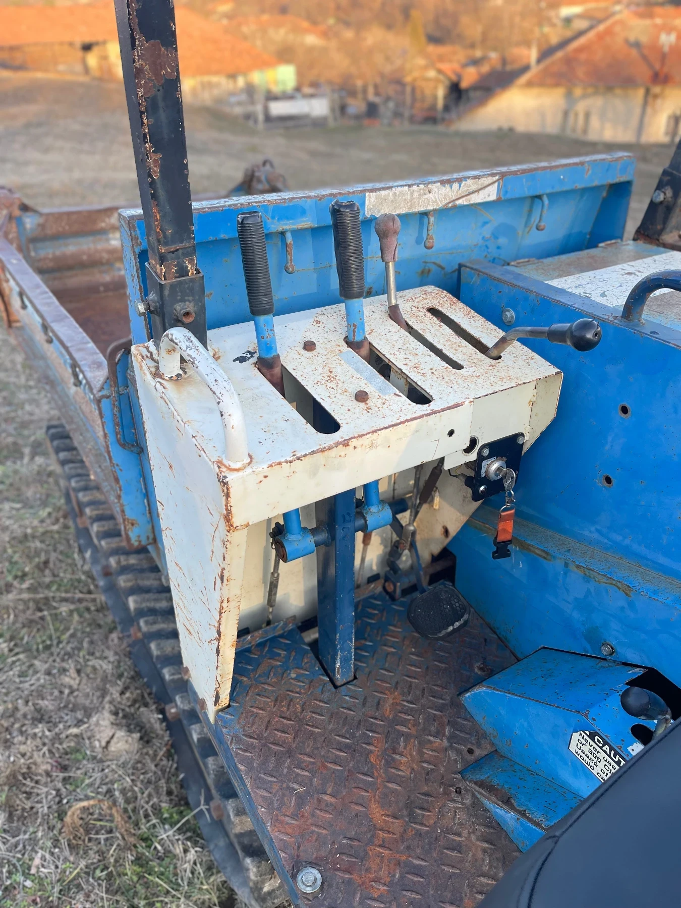 Други специализирани машини Друга Дъмпер TAKEUCHI TC 960 D3 - изображение 4