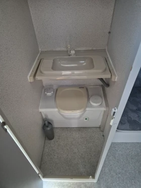 Каравана Beyerland 4 МЕСТА WC ФОРСЕЛТ , снимка 7
