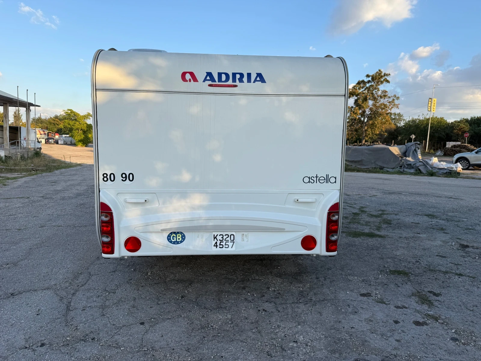 Каравана Adria Астела, снимка 2 - Каравани и кемпери - 56382091