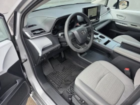 Toyota Sienna 2.5L LE HYBRID AWD, снимка 10