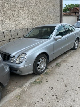     Mercedes-Benz E 220