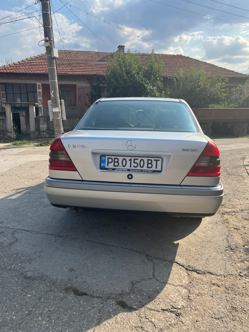 Mercedes-Benz C 200, снимка 2 - Автомобили и джипове - 46459858