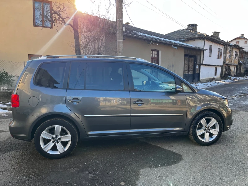 VW Touran 2.0 TDI 6+ 1, снимка 4 - Автомобили и джипове - 48816759