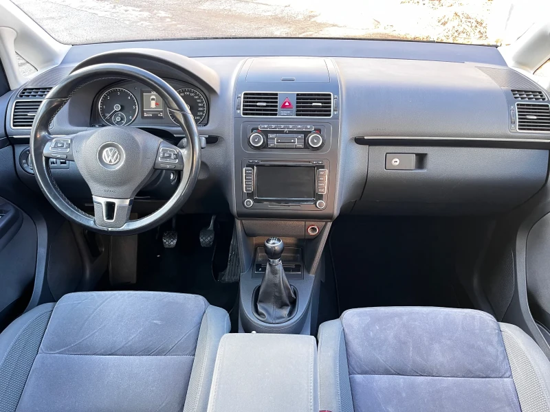 VW Touran 2.0 TDI 6+ 1, снимка 10 - Автомобили и джипове - 48816759