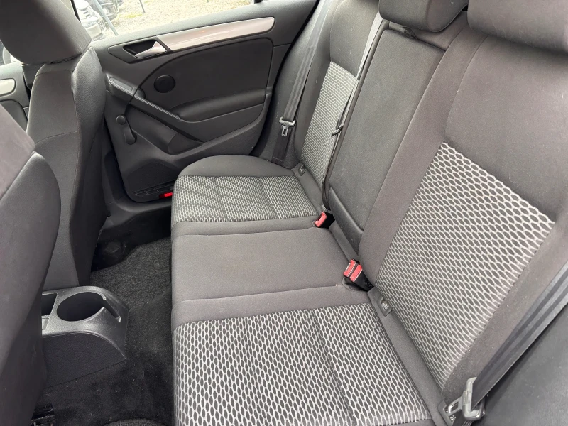 VW Golf 2.0 TDI, снимка 11 - Автомобили и джипове - 51286817