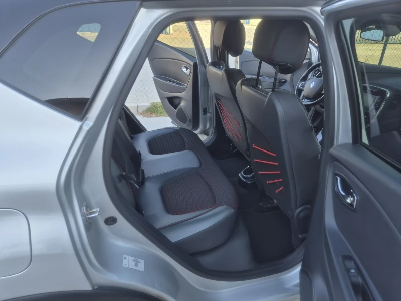 Renault Captur, снимка 5 - Автомобили и джипове - 52458333
