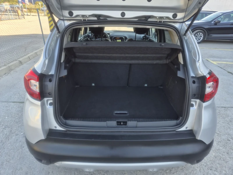 Renault Captur, снимка 10 - Автомобили и джипове - 52458333