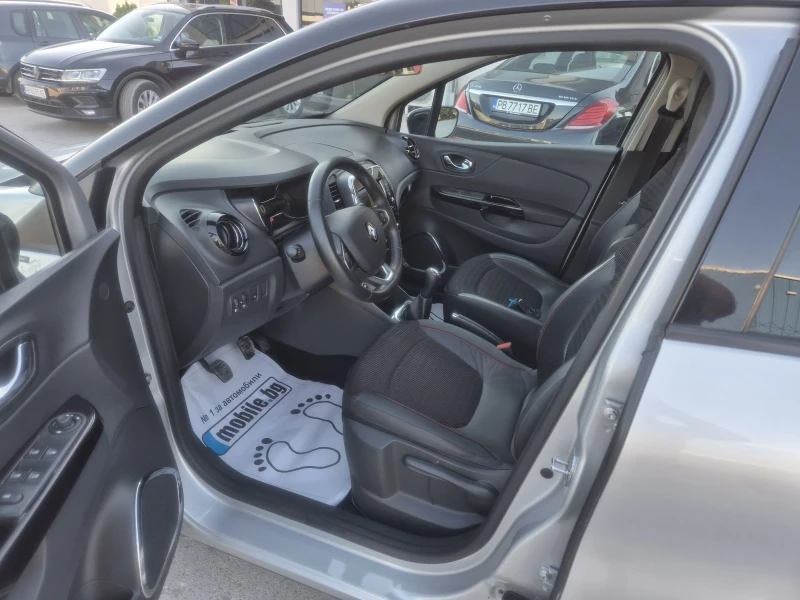 Renault Captur, снимка 2 - Автомобили и джипове - 52458333