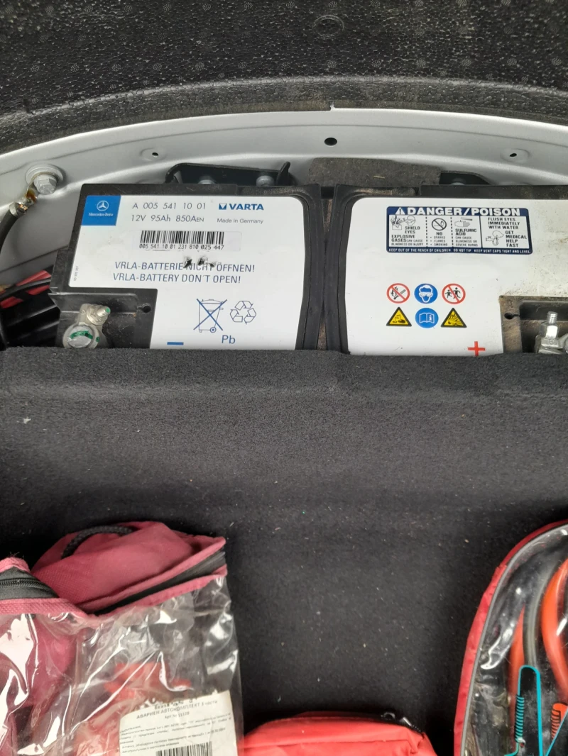 Mercedes-Benz E 220, снимка 14 - Автомобили и джипове - 52670341