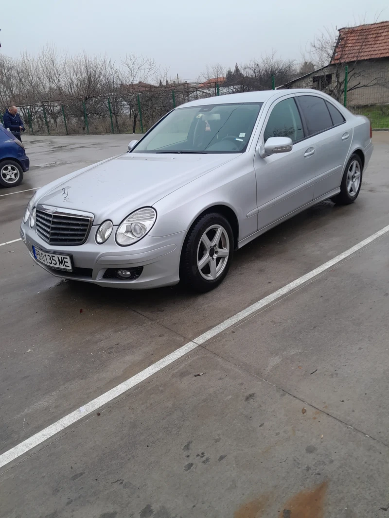Mercedes-Benz E 220, снимка 5 - Автомобили и джипове - 52670341