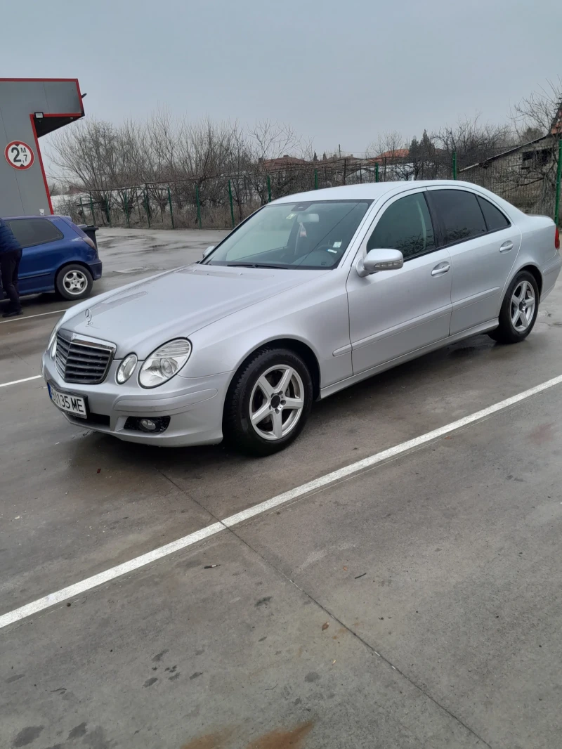 Mercedes-Benz E 220, снимка 3 - Автомобили и джипове - 52670341