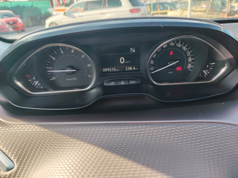 Peugeot 2008 1.2 auto e6, снимка 16 - Автомобили и джипове - 52850537