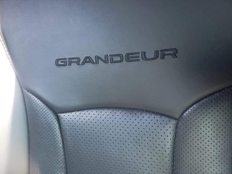 Hyundai Grandeur бензин + газ, снимка 15 - Автомобили и джипове - 52919008