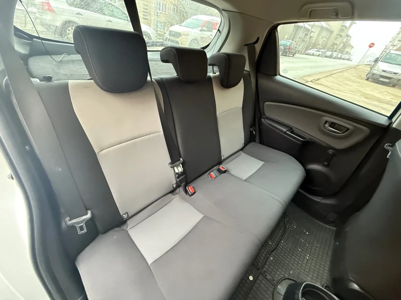 Toyota Yaris, снимка 7 - Автомобили и джипове - 53209074