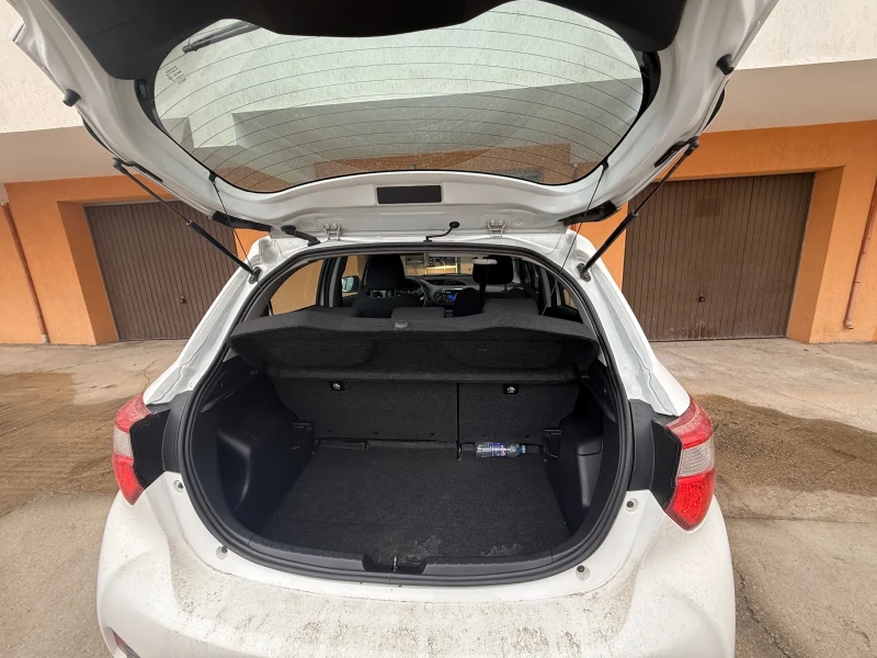 Toyota Yaris, снимка 4 - Автомобили и джипове - 53209074
