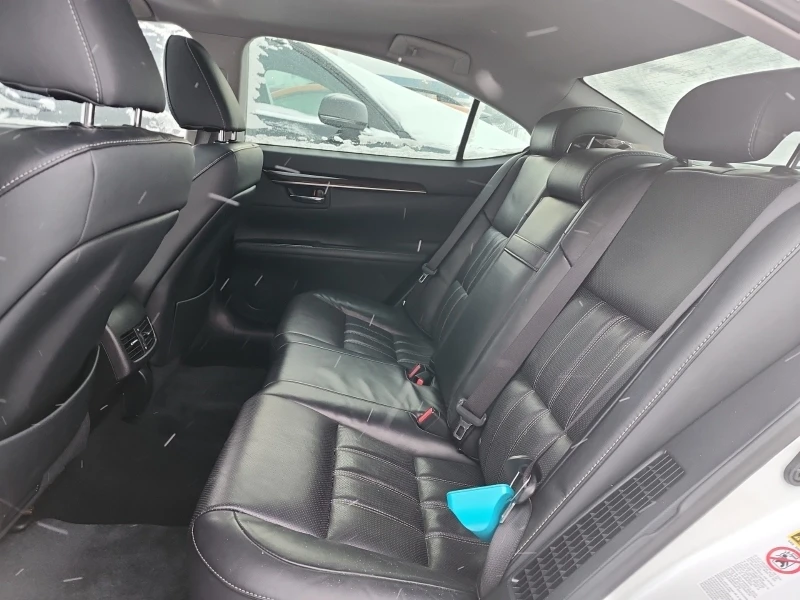 Lexus ES 300 H * * CARFAX * * АВТО КРЕДИТ * * , снимка 9 - Автомобили и джипове - 53277868