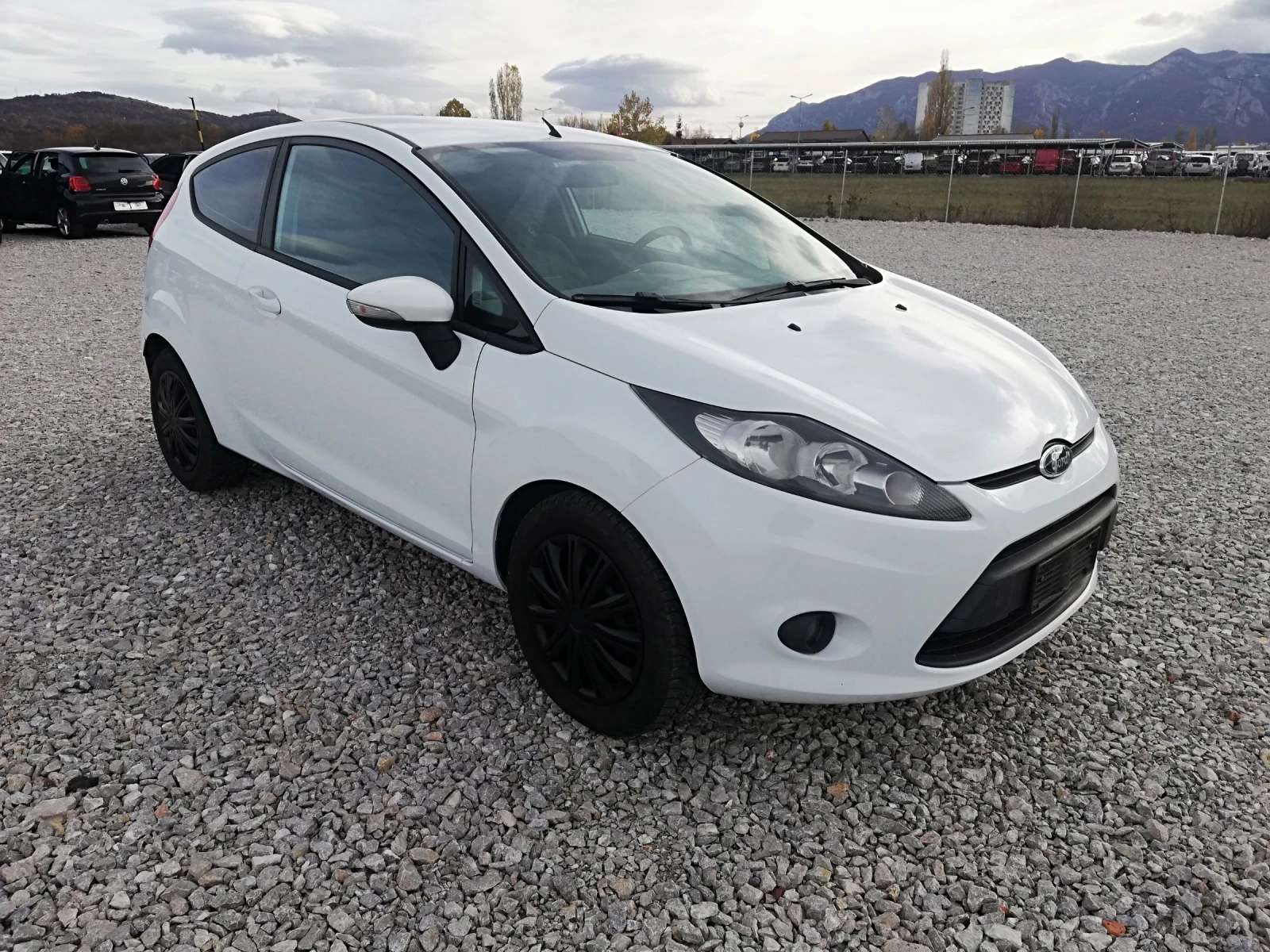 Ford Fiesta 1.4i klima gaz - изображение 8