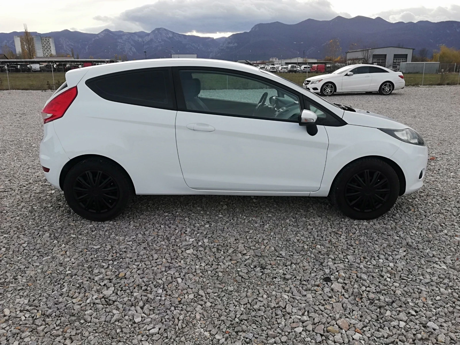 Ford Fiesta 1.4i klima gaz - изображение 7