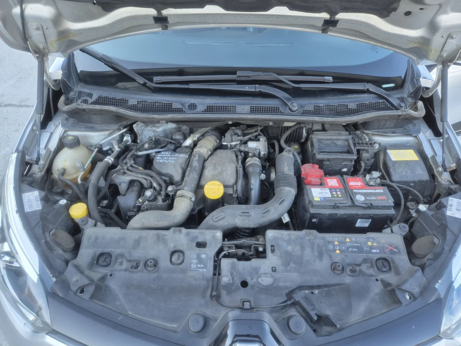 Renault Captur, снимка 12 - Автомобили и джипове - 53800609