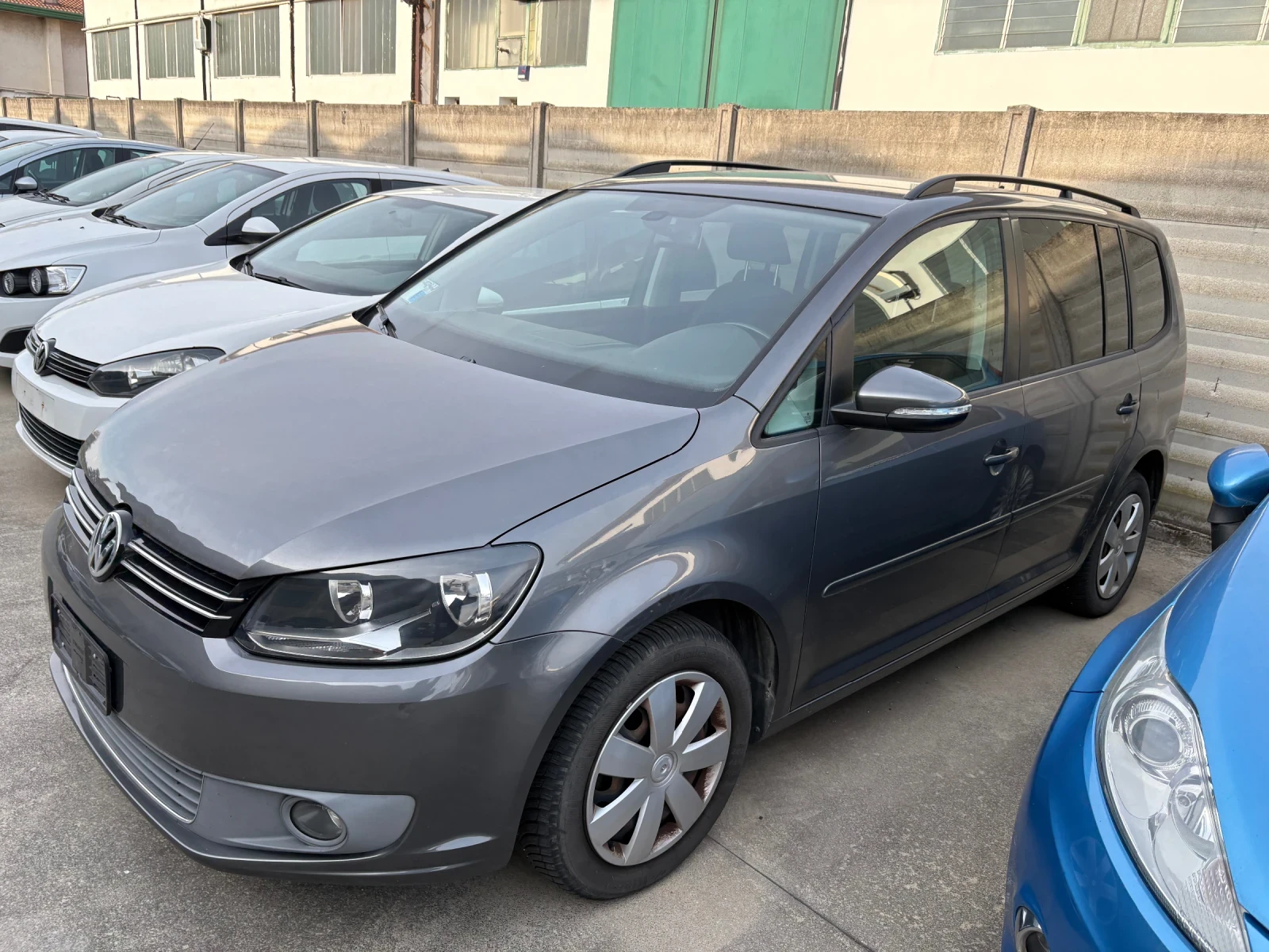 VW Touran 2012 Facelift Tdi 1.6 - изображение 2