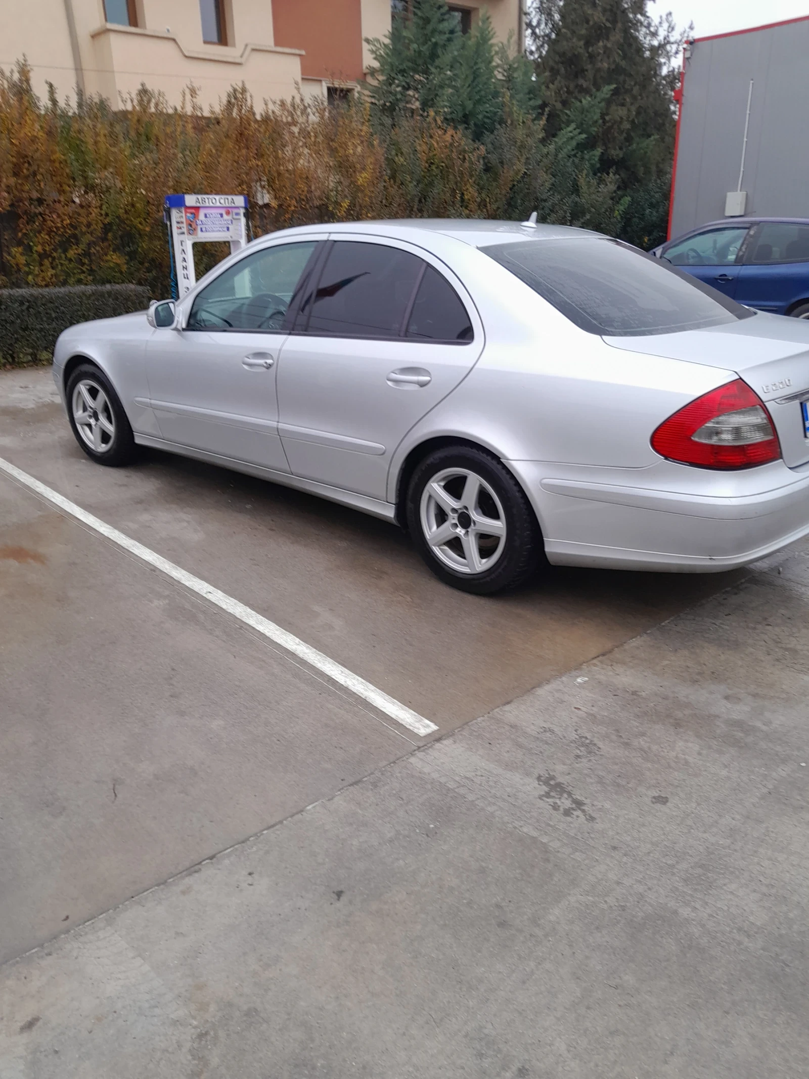 Mercedes-Benz E 220  - изображение 8