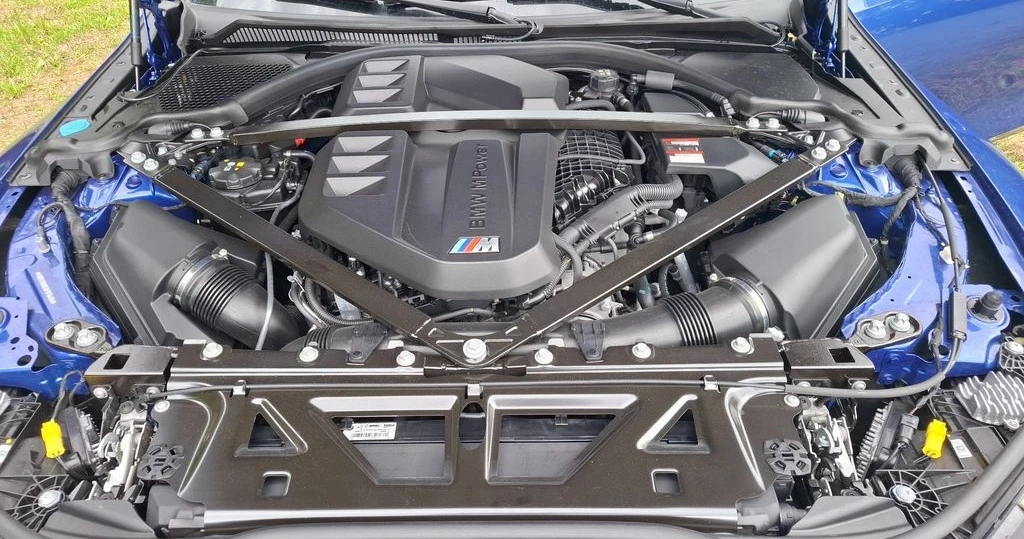 BMW M3 Competition Touring xDrive - изображение 9