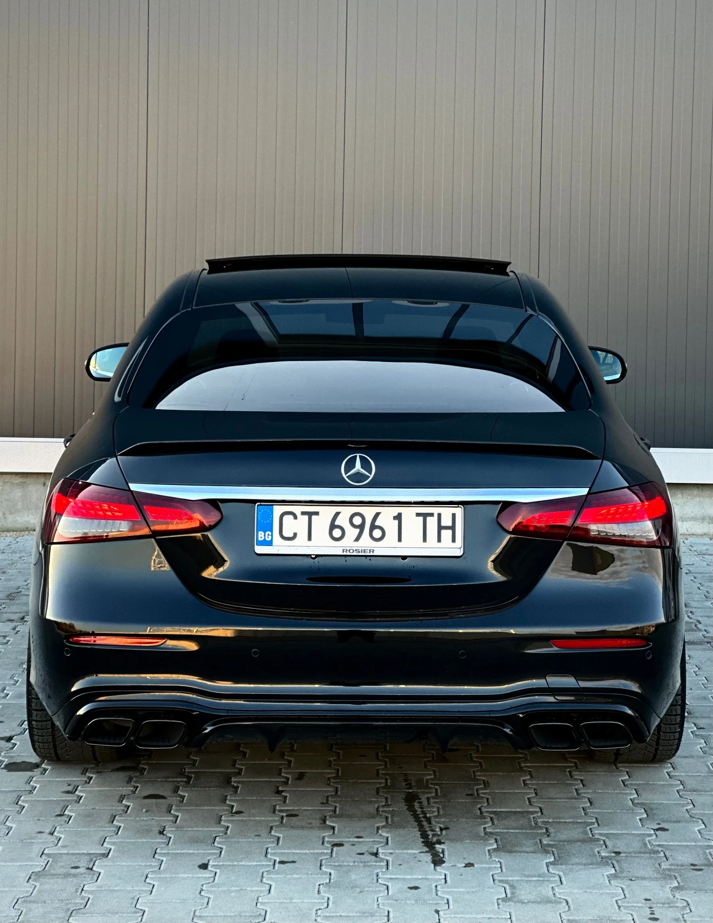 Mercedes-Benz E 220 Сервизна история, КАТО НОВА - изображение 6