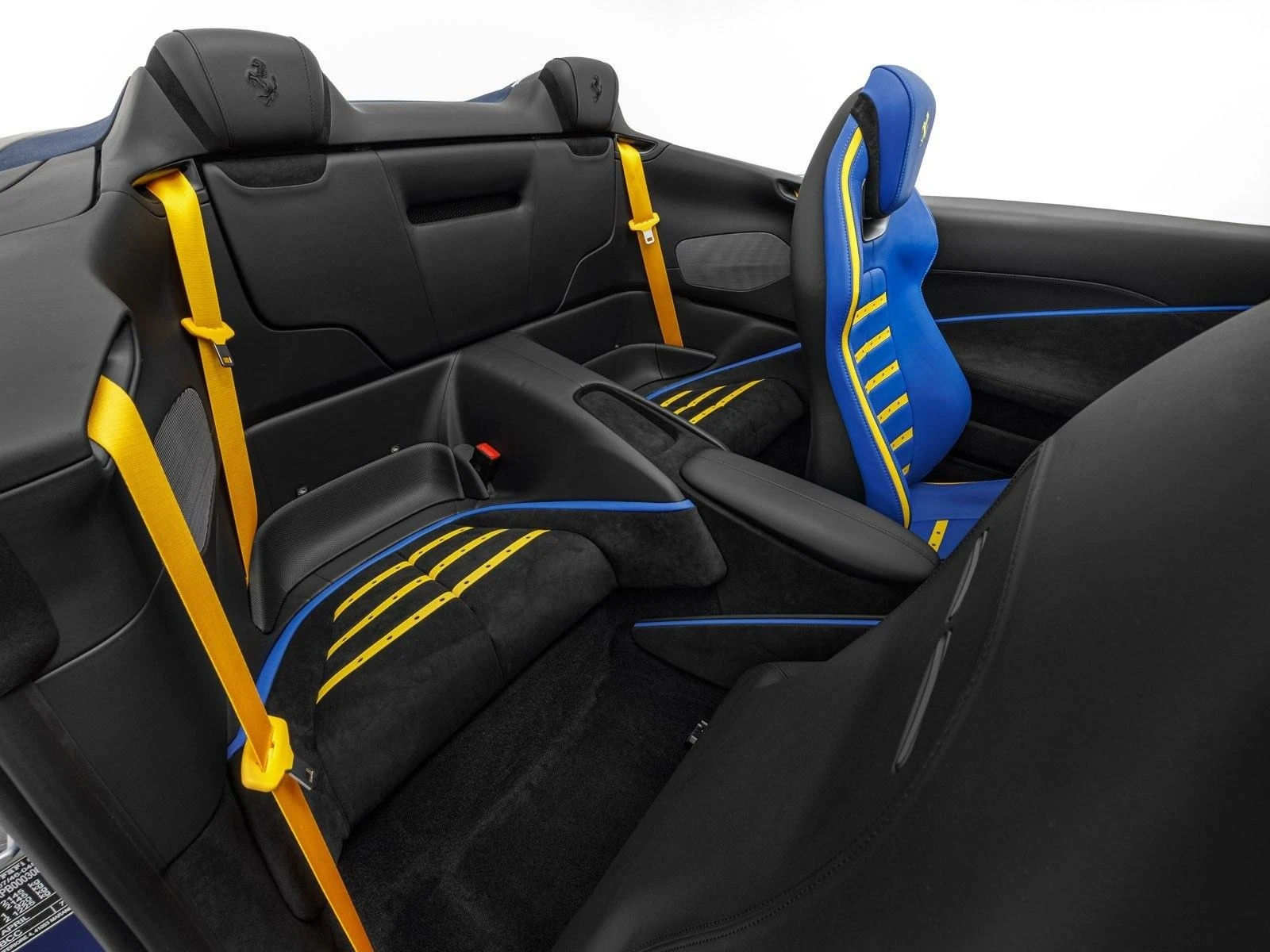 Ferrari Roma SPIDER/CARBON/CERAMIC/JBL/BLU ELETTRICO OPACO, снимка 17 - Автомобили и джипове - 53816169