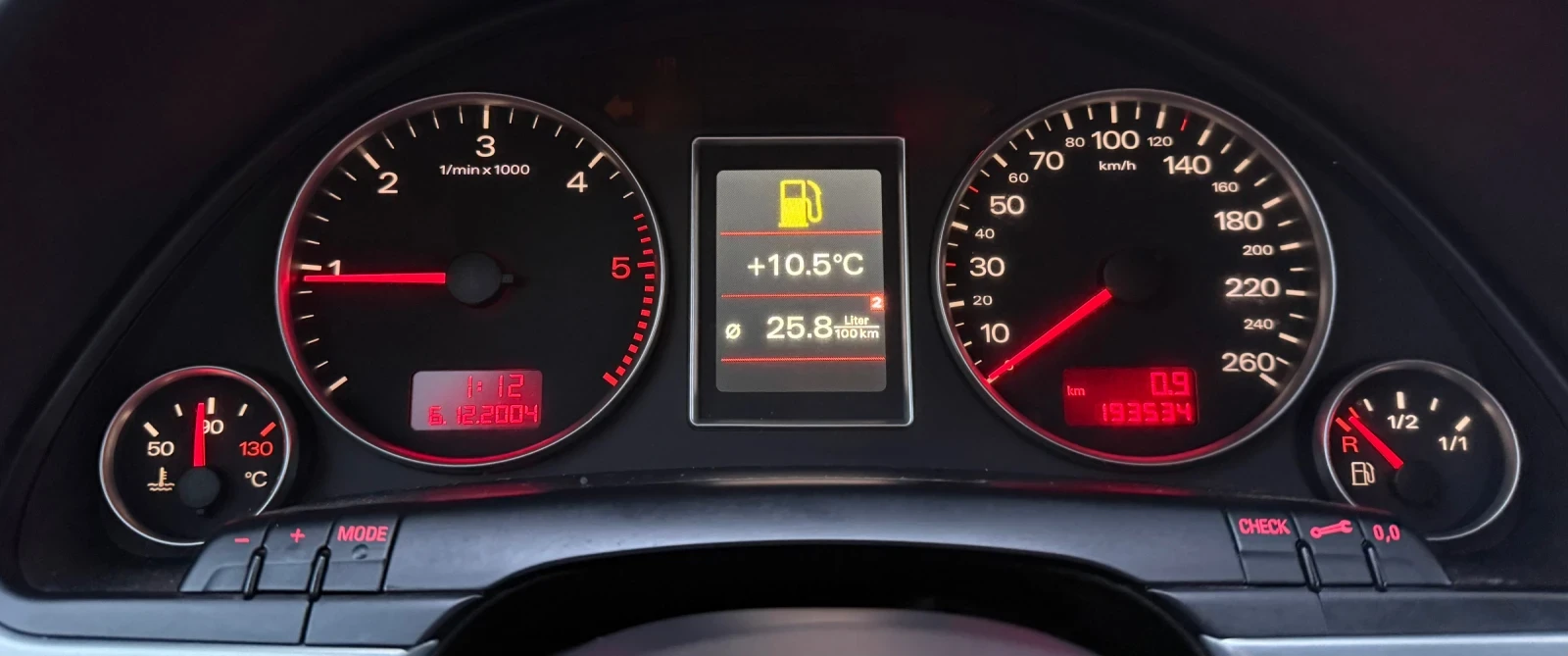 Audi A4 S-line* Navi* Xenon, снимка 12 - Автомобили и джипове - 53917820