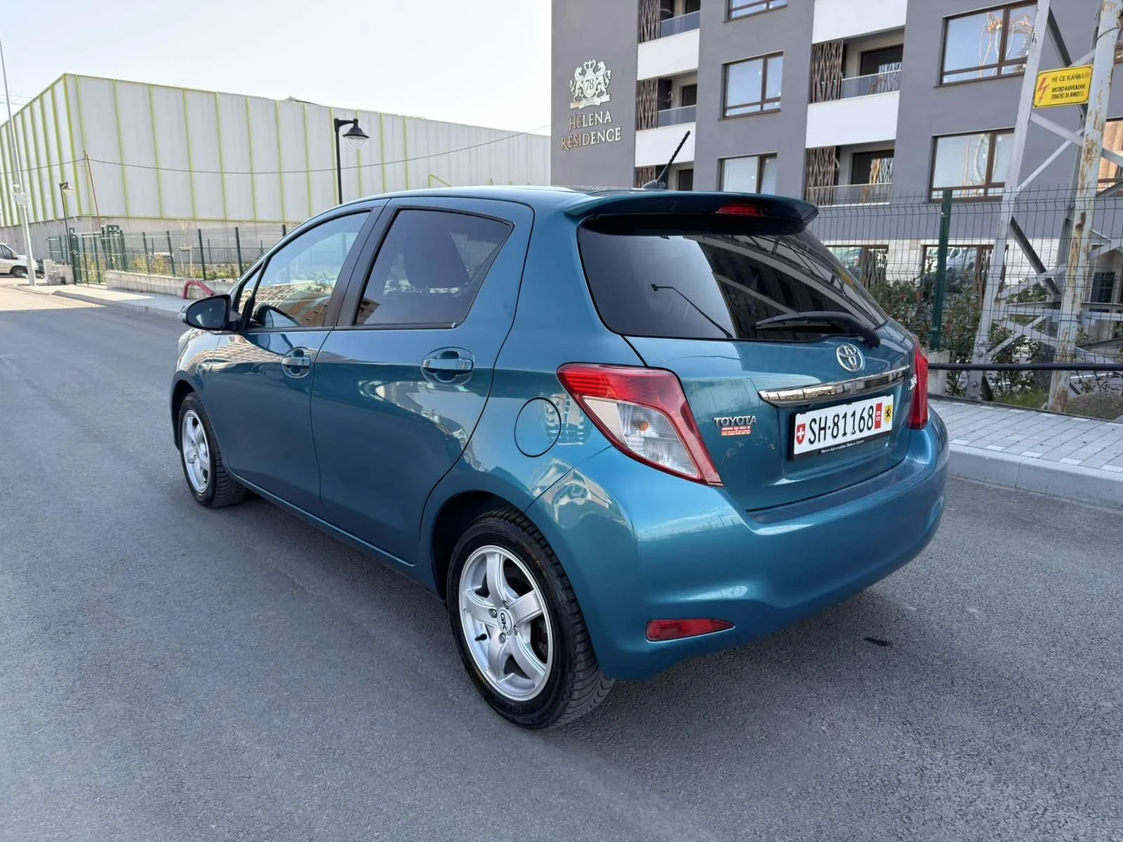 Toyota Yaris 1.3 VVT-i, снимка 6 - Автомобили и джипове - 53978796