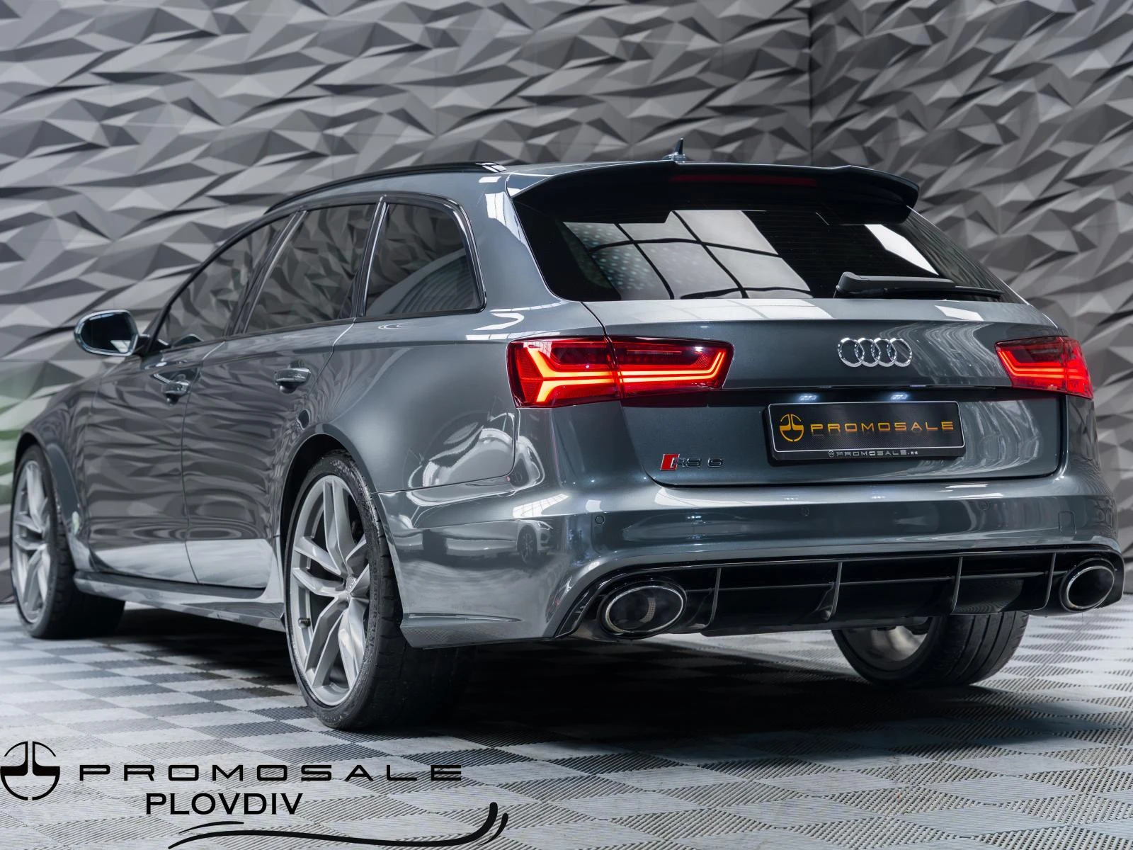 Audi Rs6 AVANT* QUATTRO* BOSE* CERAMIC* ОБДУХВ* NAVI* MEMOR, снимка 3 - Автомобили и джипове - 53985938
