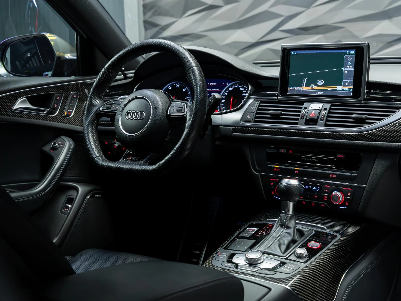 Audi Rs6 AVANT* QUATTRO* BOSE* CERAMIC* ОБДУХВ* NAVI* MEMOR, снимка 12 - Автомобили и джипове - 53985938