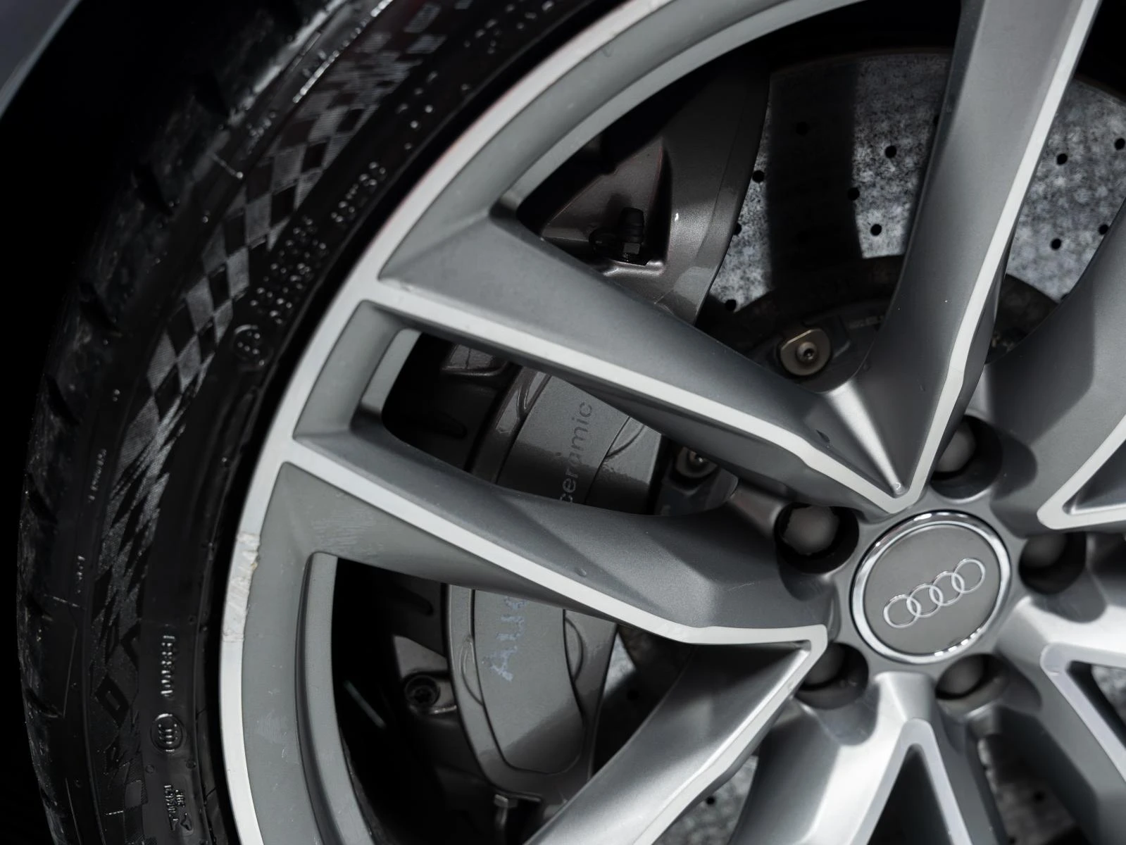 Audi Rs6 AVANT* QUATTRO* BOSE* CERAMIC* ОБДУХВ* NAVI* MEMOR, снимка 14 - Автомобили и джипове - 53985938