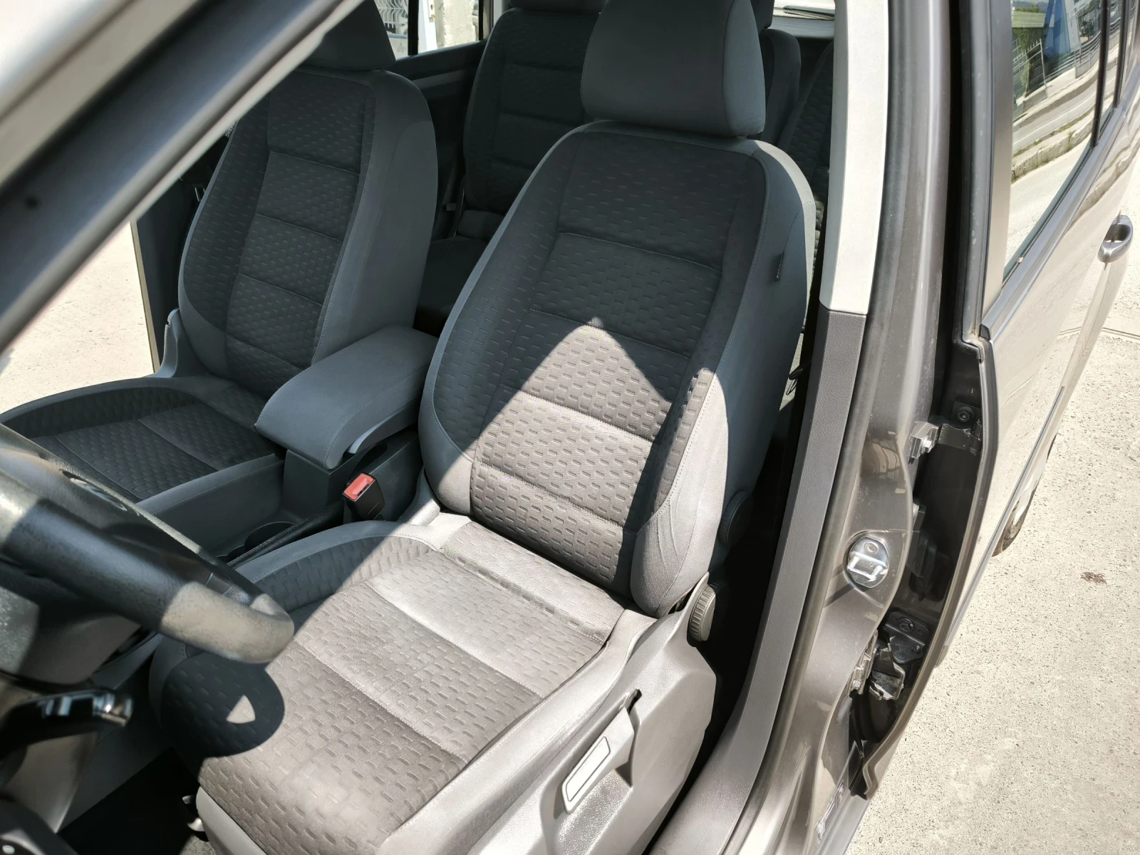 VW Touran 1.9TDI , снимка 16 - Автомобили и джипове - 54246737