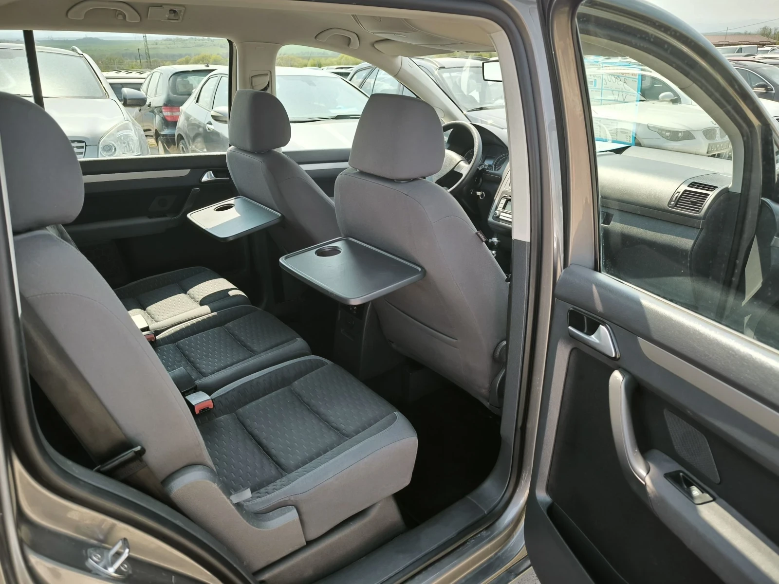 VW Touran 1.9TDI , снимка 12 - Автомобили и джипове - 54246737