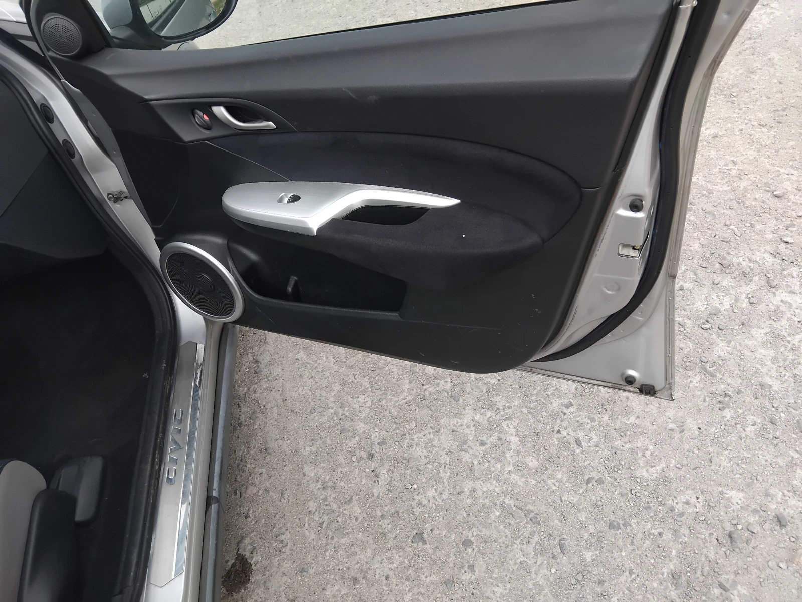 Honda Civic 1.8 vtec , снимка 12 - Автомобили и джипове - 54520321