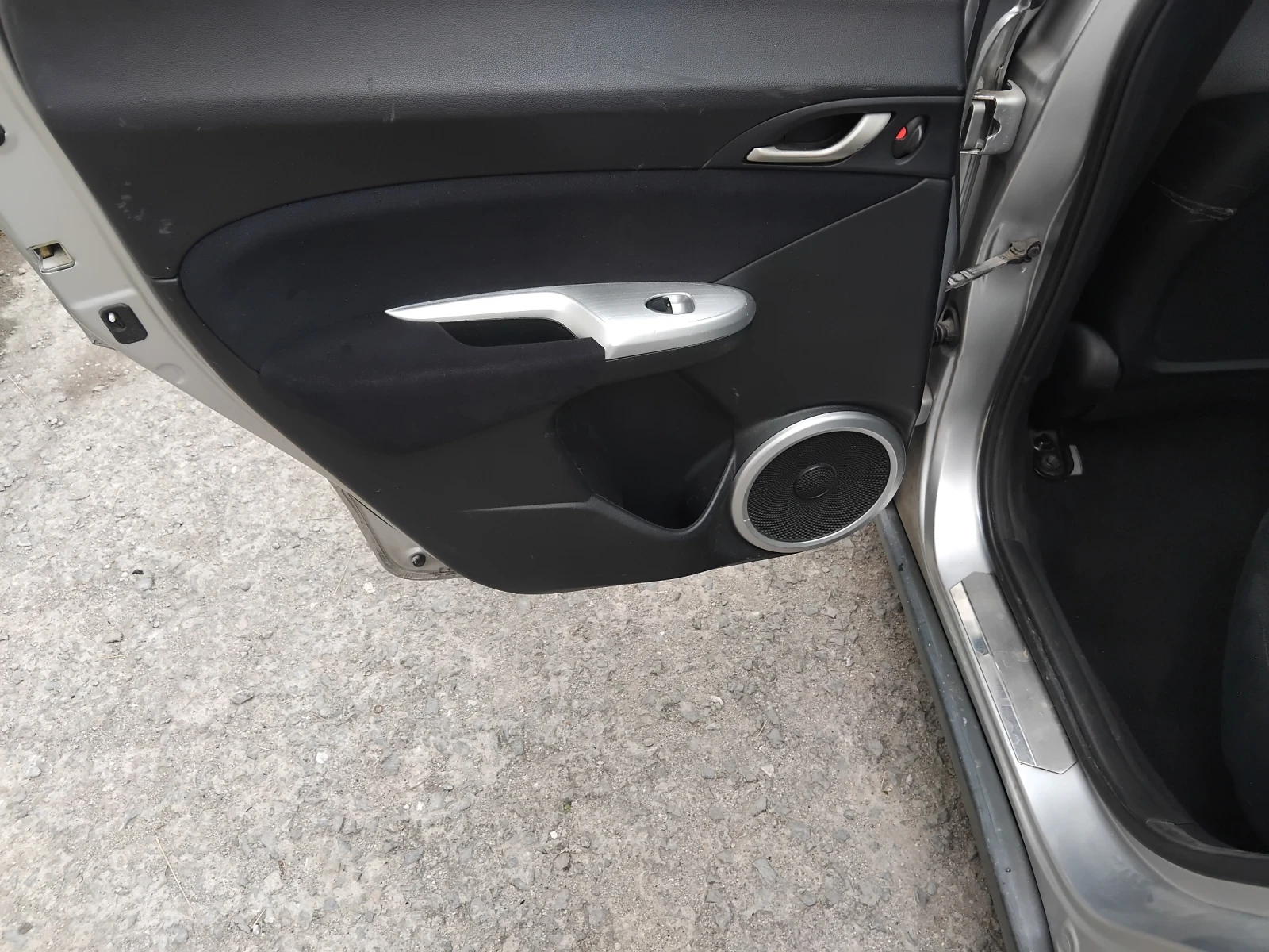 Honda Civic 1.8 vtec , снимка 10 - Автомобили и джипове - 54520321