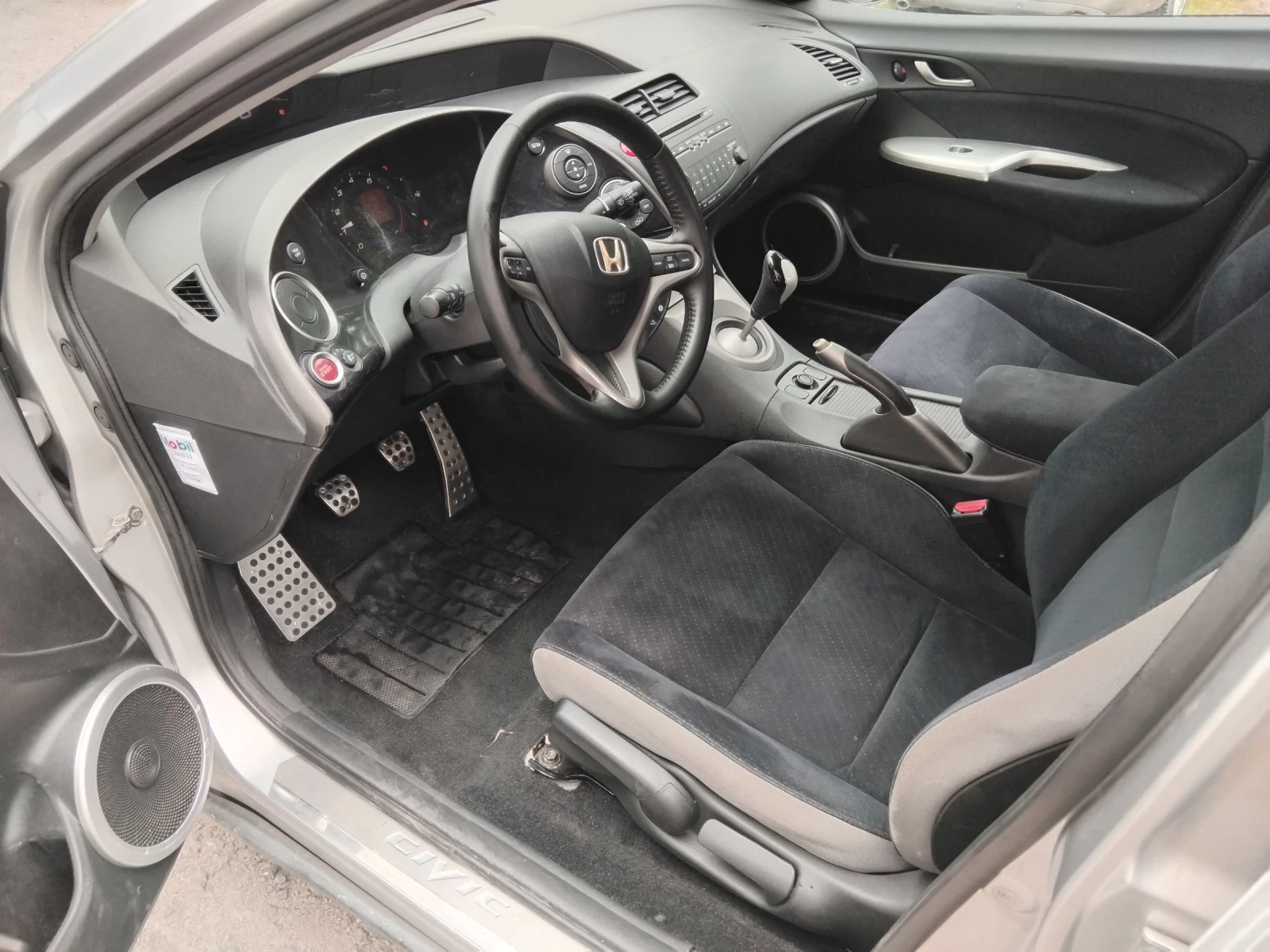Honda Civic 1.8 vtec , снимка 9 - Автомобили и джипове - 54520321