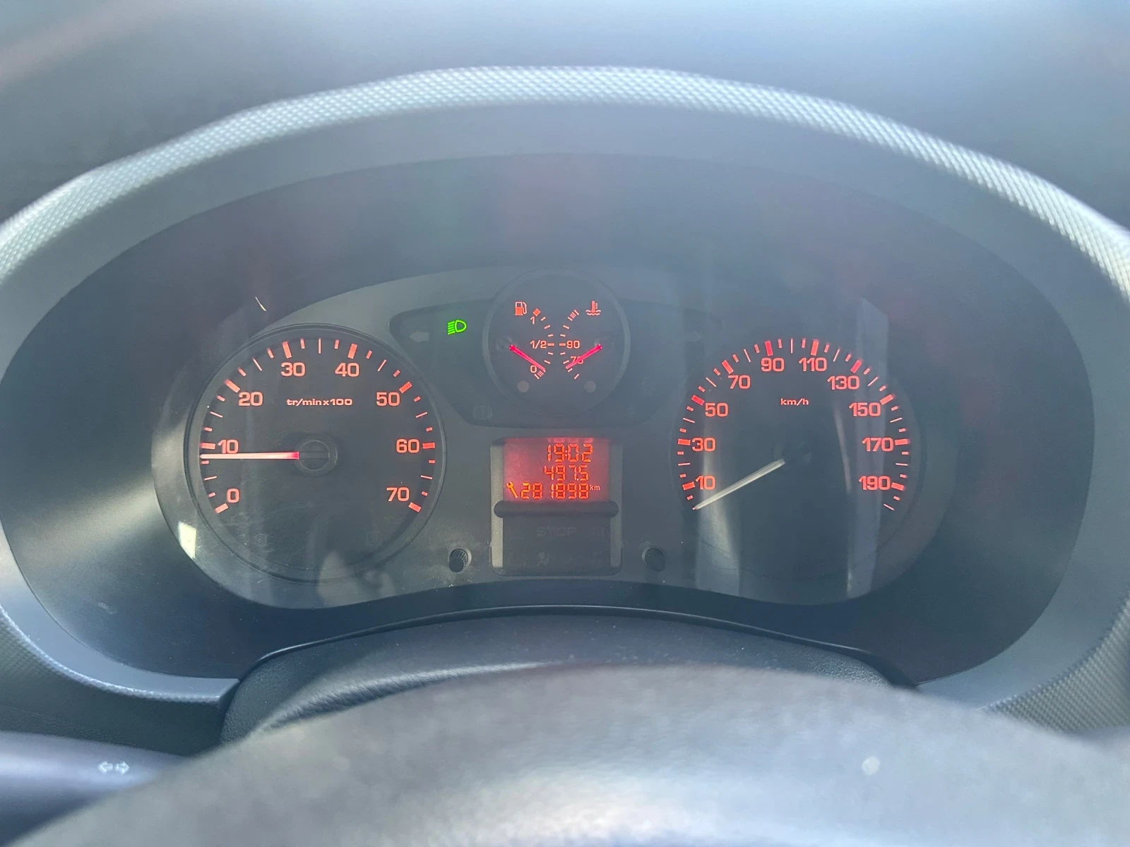 Peugeot Partner 1.6 HDI, снимка 14 - Автомобили и джипове - 54794687
