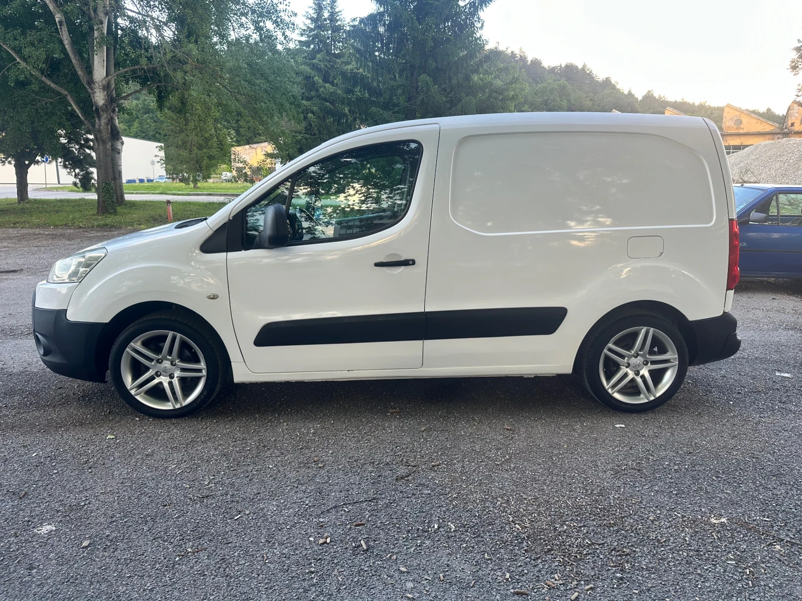 Peugeot Partner 1.6 HDI, снимка 2 - Автомобили и джипове - 54794687