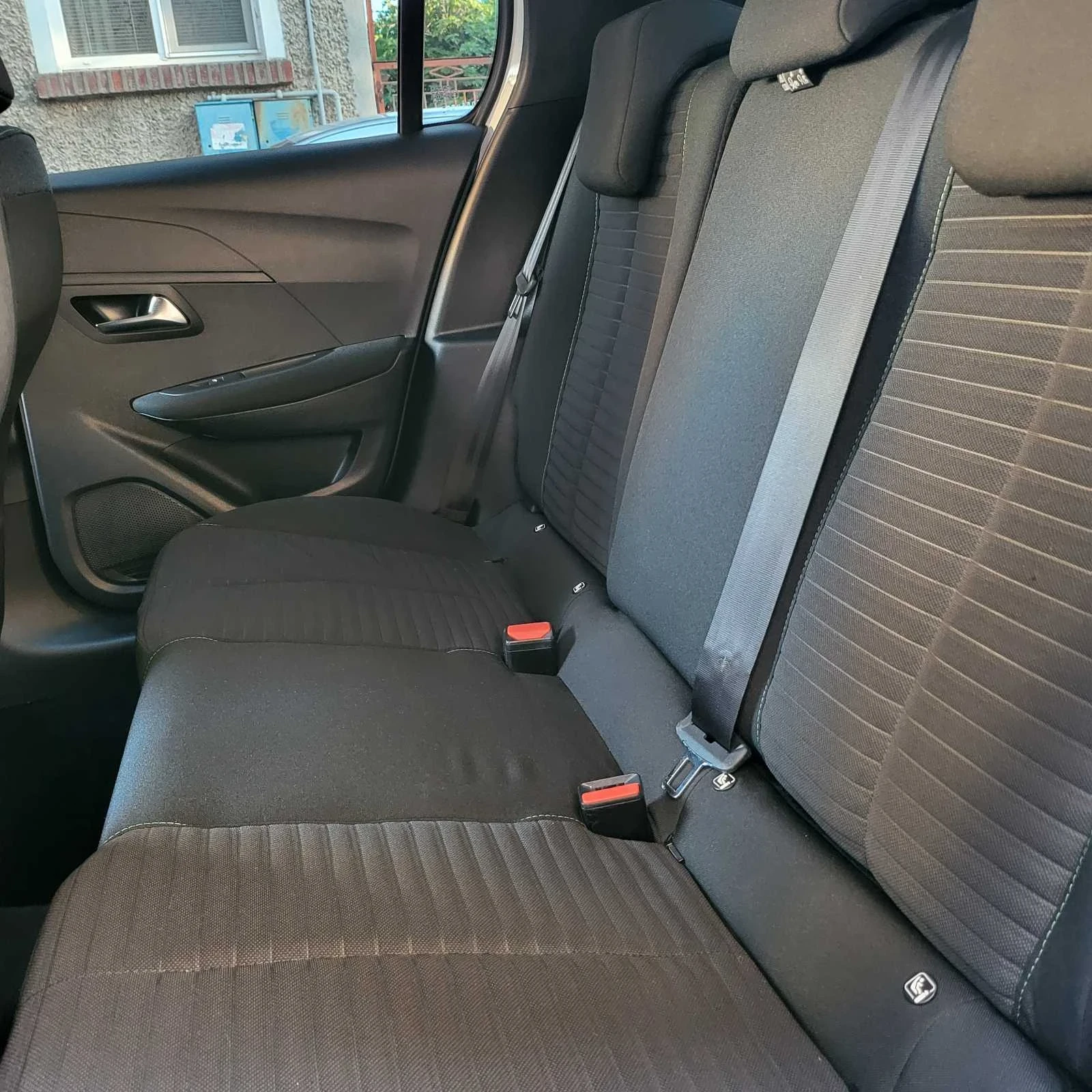 Peugeot 208 1.2 Бензин , снимка 12 - Автомобили и джипове - 54826176