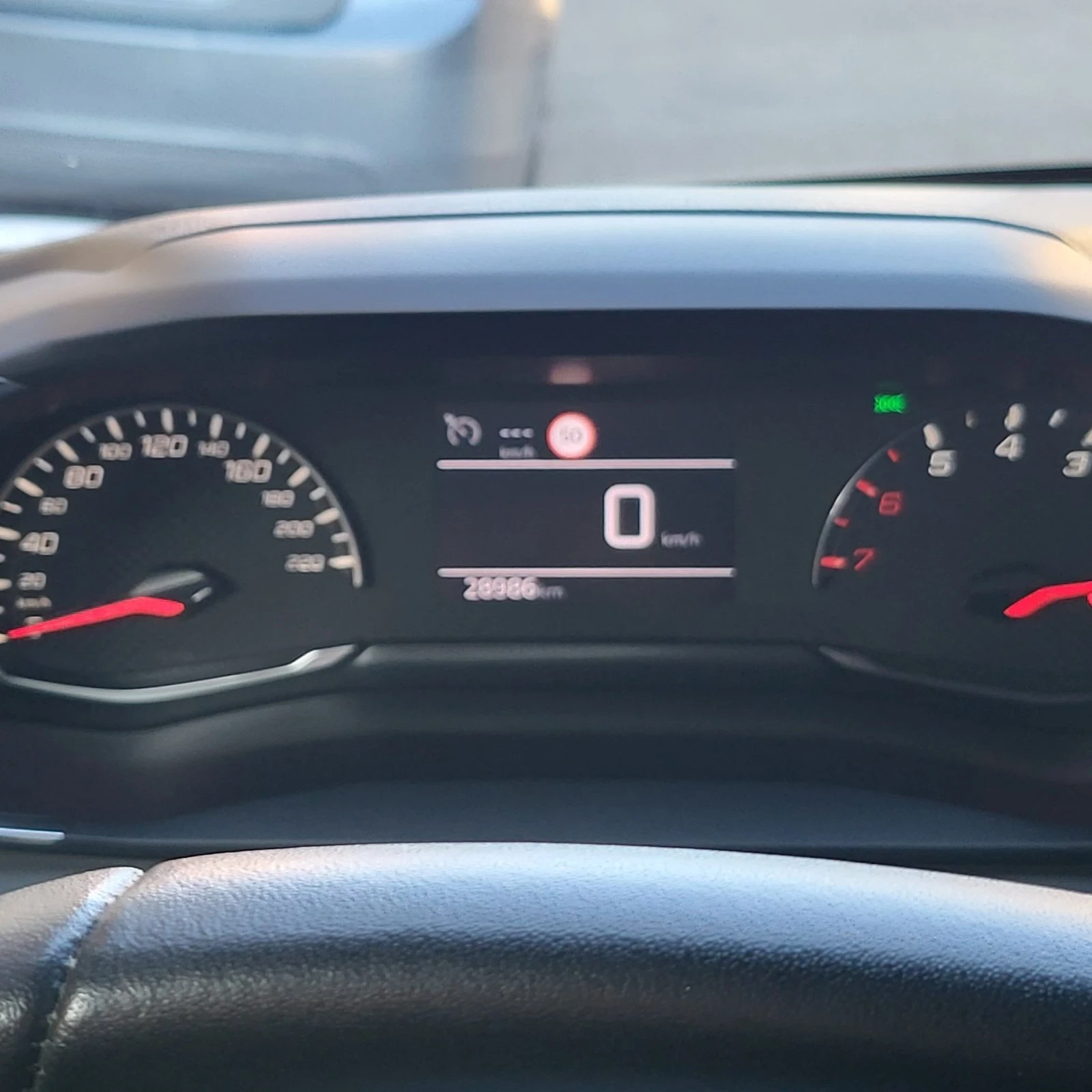 Peugeot 208 1.2 Бензин , снимка 10 - Автомобили и джипове - 54826176