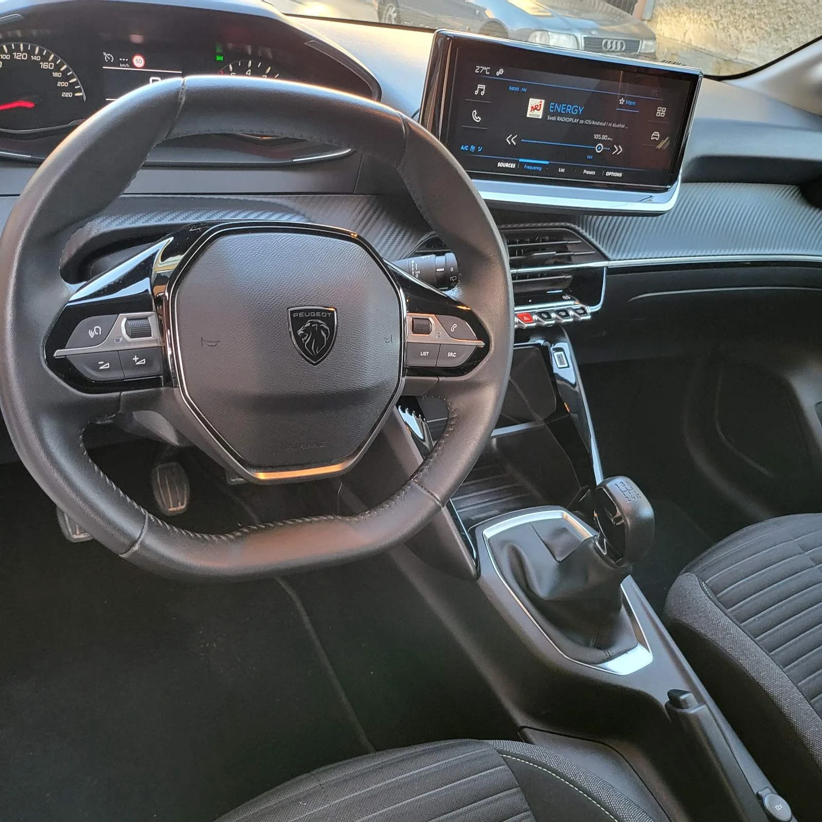 Peugeot 208 1.2 Бензин , снимка 15 - Автомобили и джипове - 54826176
