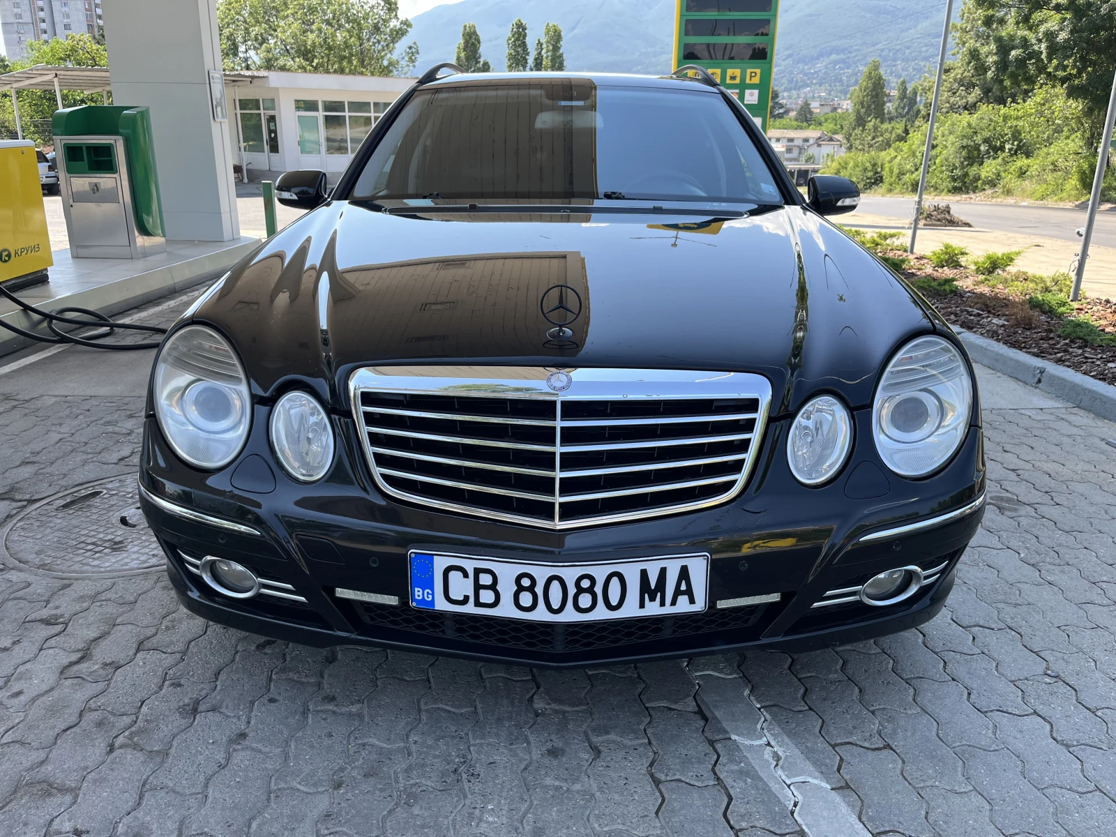 Mercedes-Benz E 320 CDI Avantgarde Sport Package , снимка 2 - Автомобили и джипове - 54996749