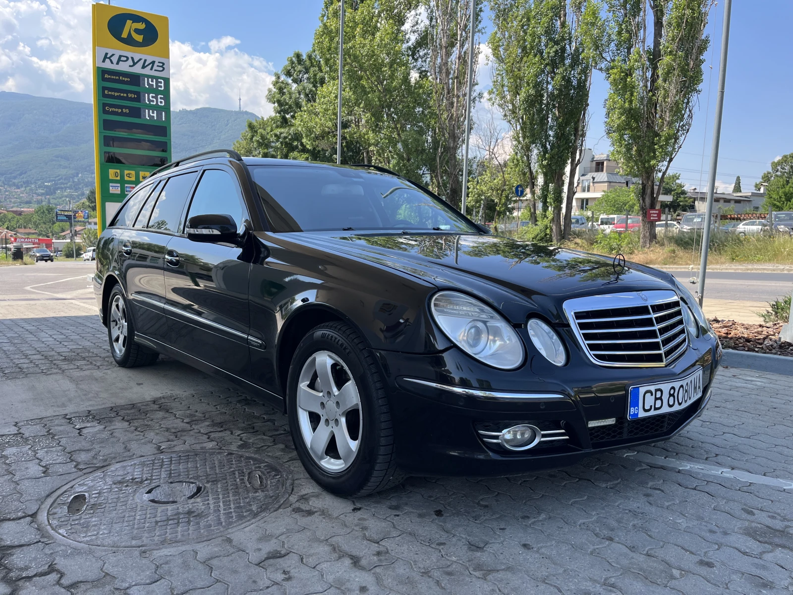 Mercedes-Benz E 320 CDI Avantgarde Sport Package , снимка 7 - Автомобили и джипове - 54996749