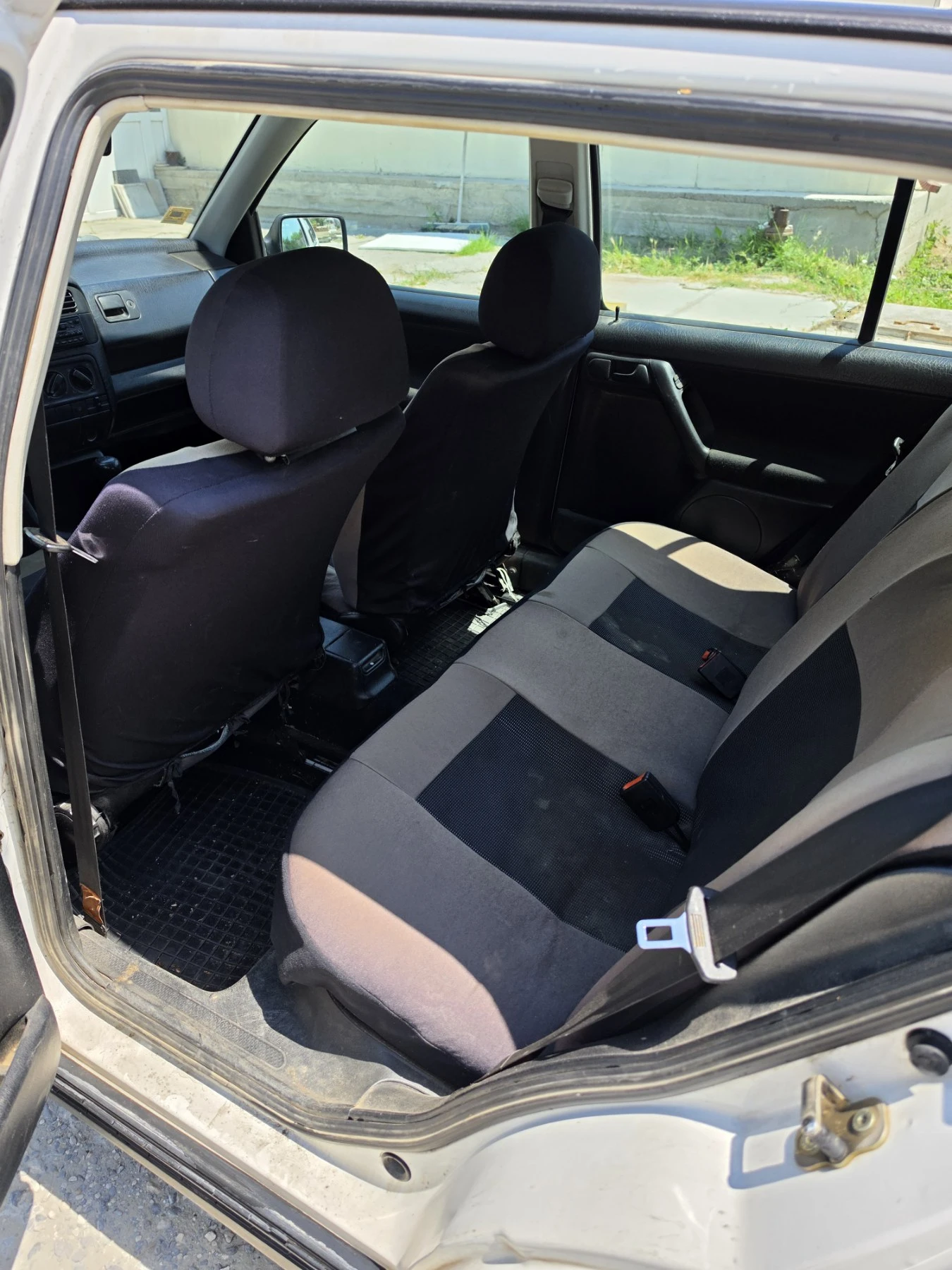 VW Golf 1.6 GT, снимка 8 - Автомобили и джипове - 55186213