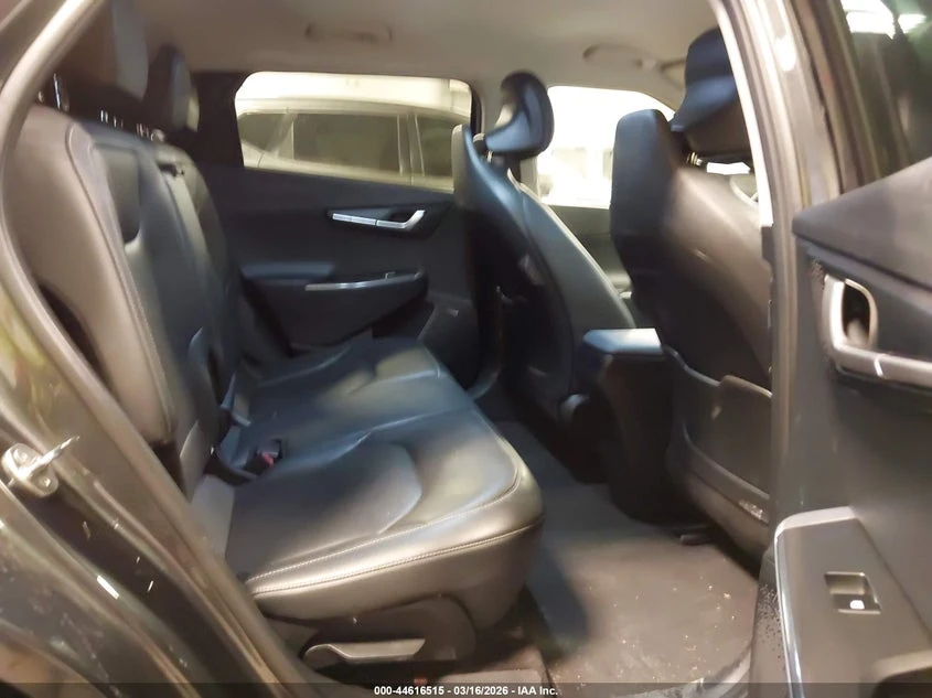 Kia EV6 Wind, снимка 8 - Автомобили и джипове - 55188406