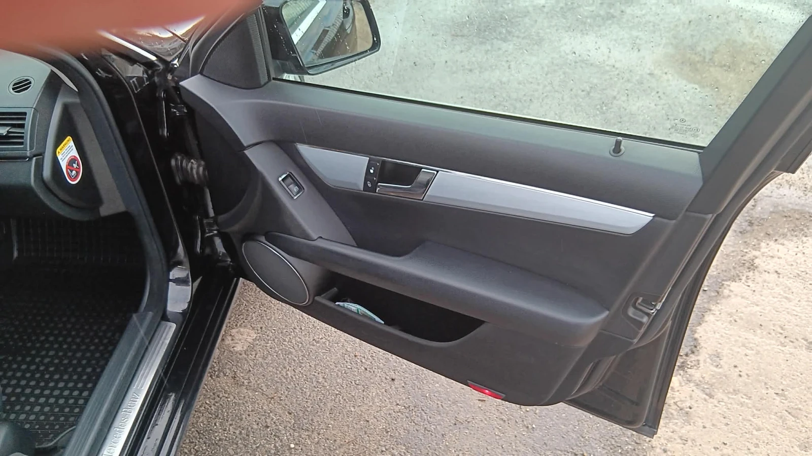Mercedes-Benz C 220, снимка 13 - Автомобили и джипове - 55252911