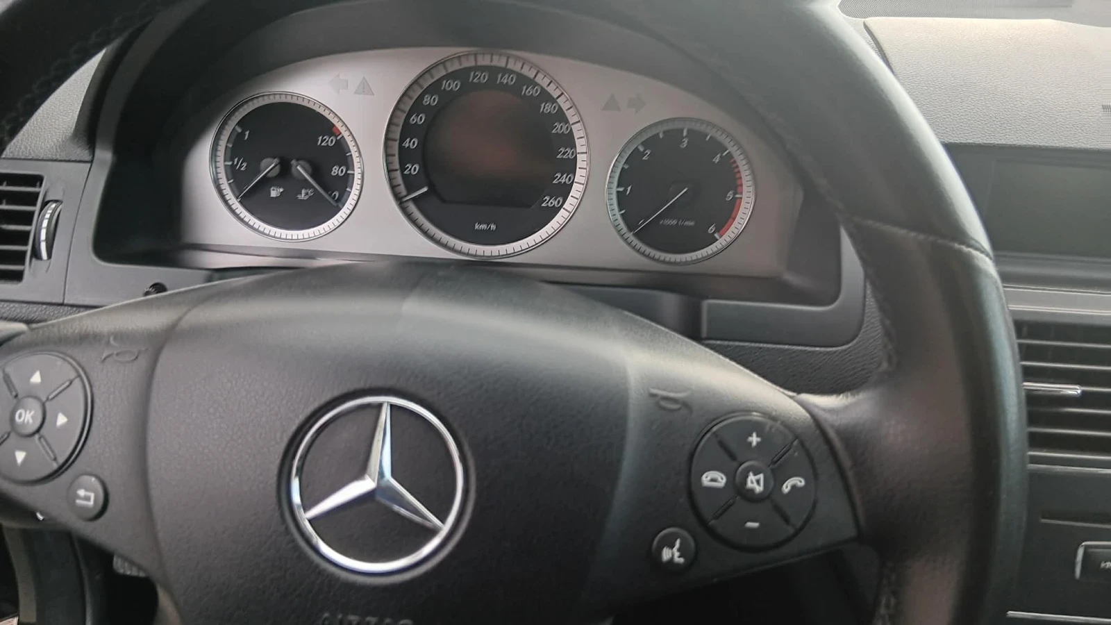 Mercedes-Benz C 220, снимка 11 - Автомобили и джипове - 55252911